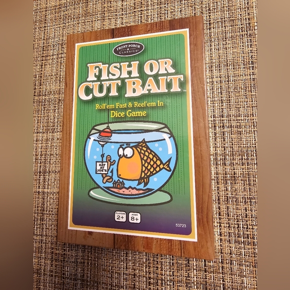 Front Porch Classics Fish or Cut Bait Game - Picture 1 of 3
